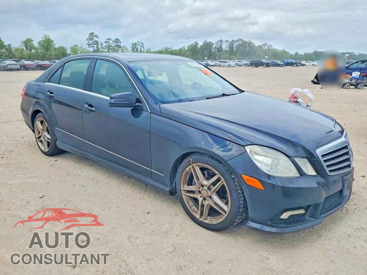 MERCEDES-BENZ E-CLASS 2011 - WDDHF5GB1BA300588