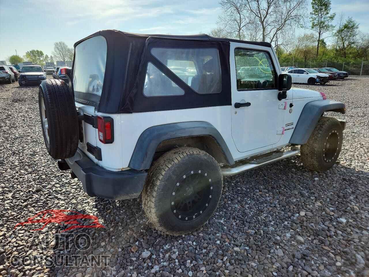 JEEP WRANGLER 2011 - 1J4AA2D17BL619576