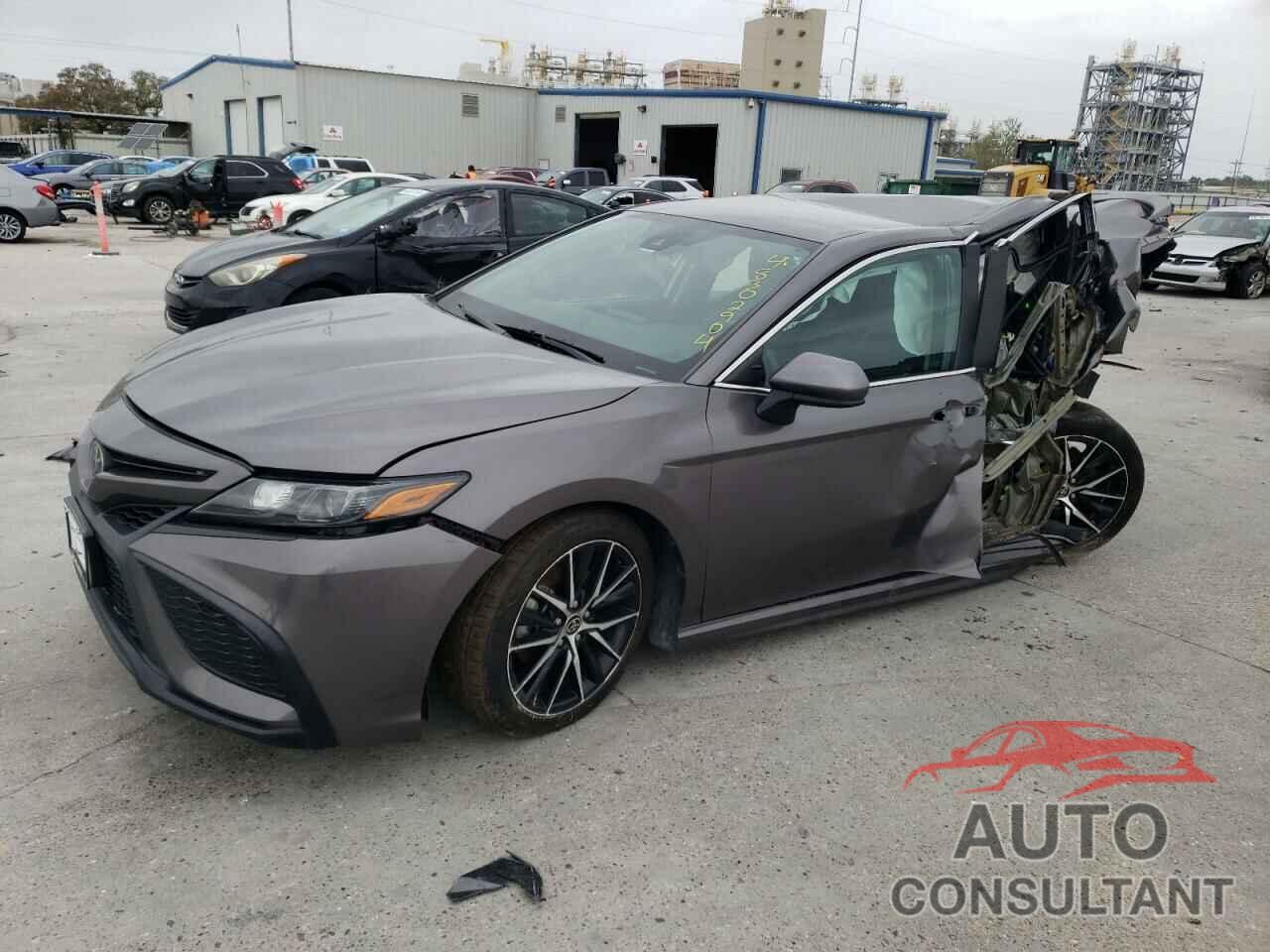 TOYOTA CAMRY 2021 - 4T1G11AK4MU588769