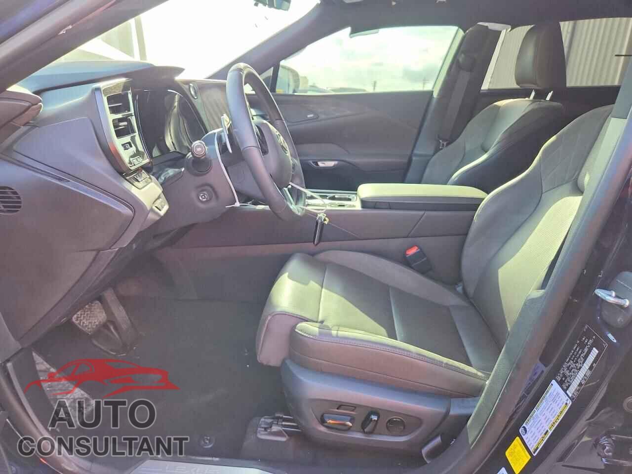LEXUS UNKNOWN 2025 - 2T2BBMCA5SC096274