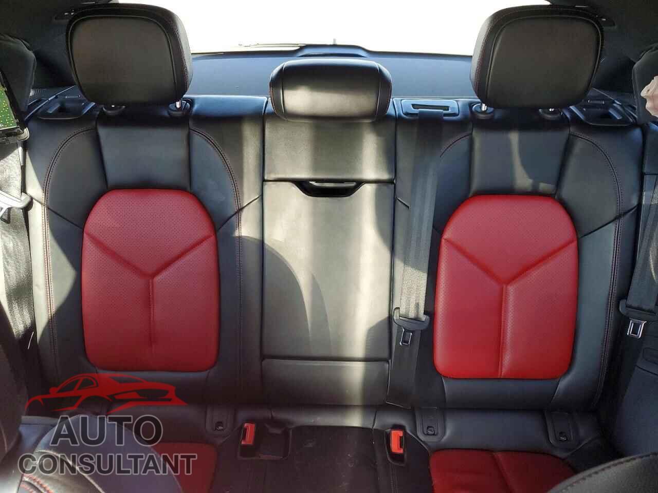 PORSCHE MACAN 2018 - WP1AA2A57JLB00828