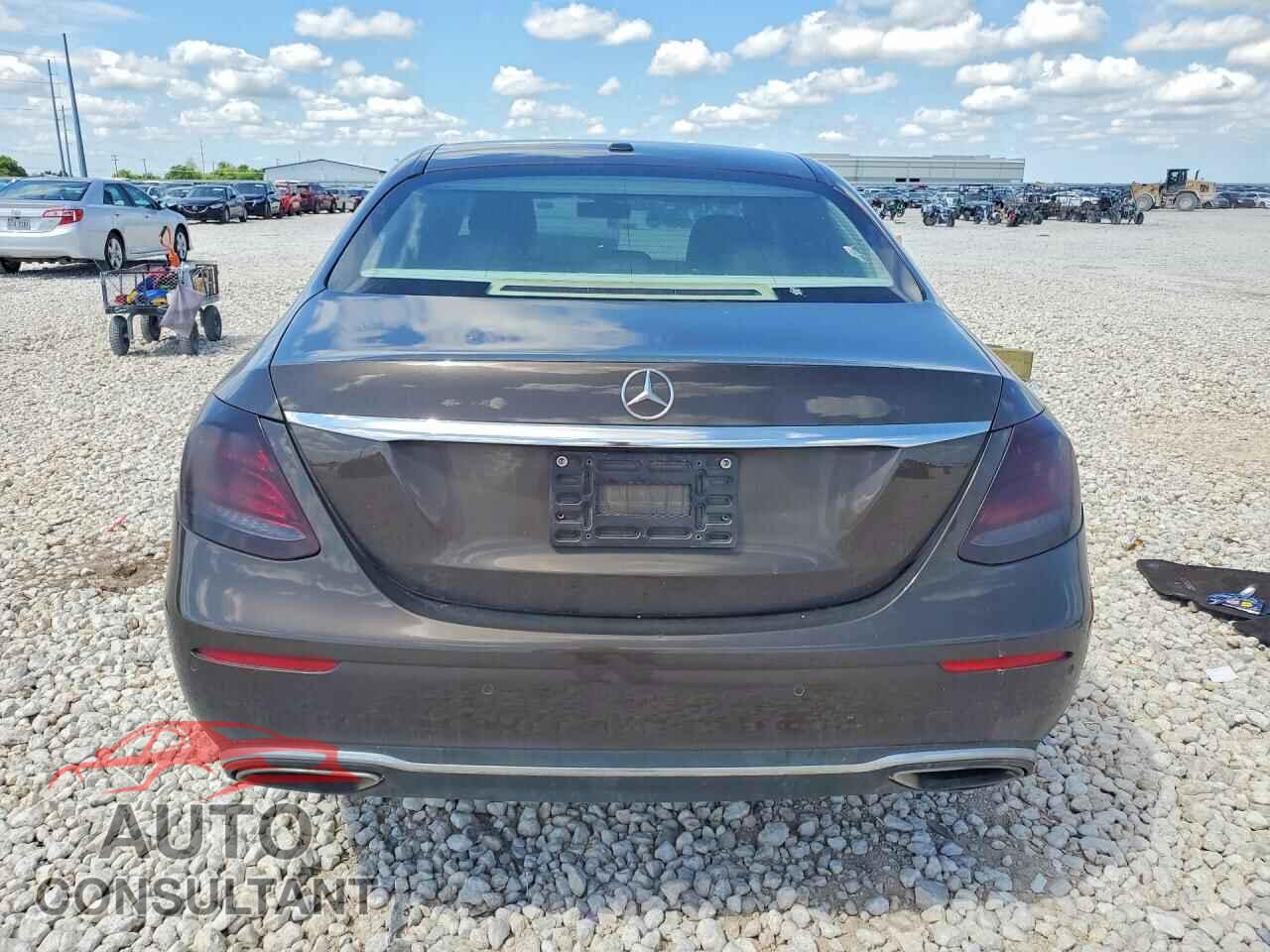 MERCEDES-BENZ E-CLASS 2017 - WDDZF4JB5HA067895