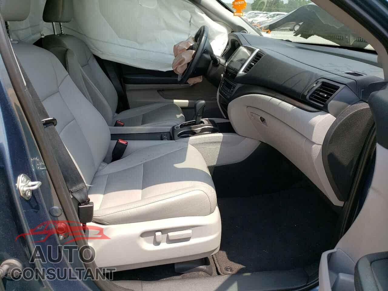 HONDA PILOT 2017 - 5FNYF5H51HB040468