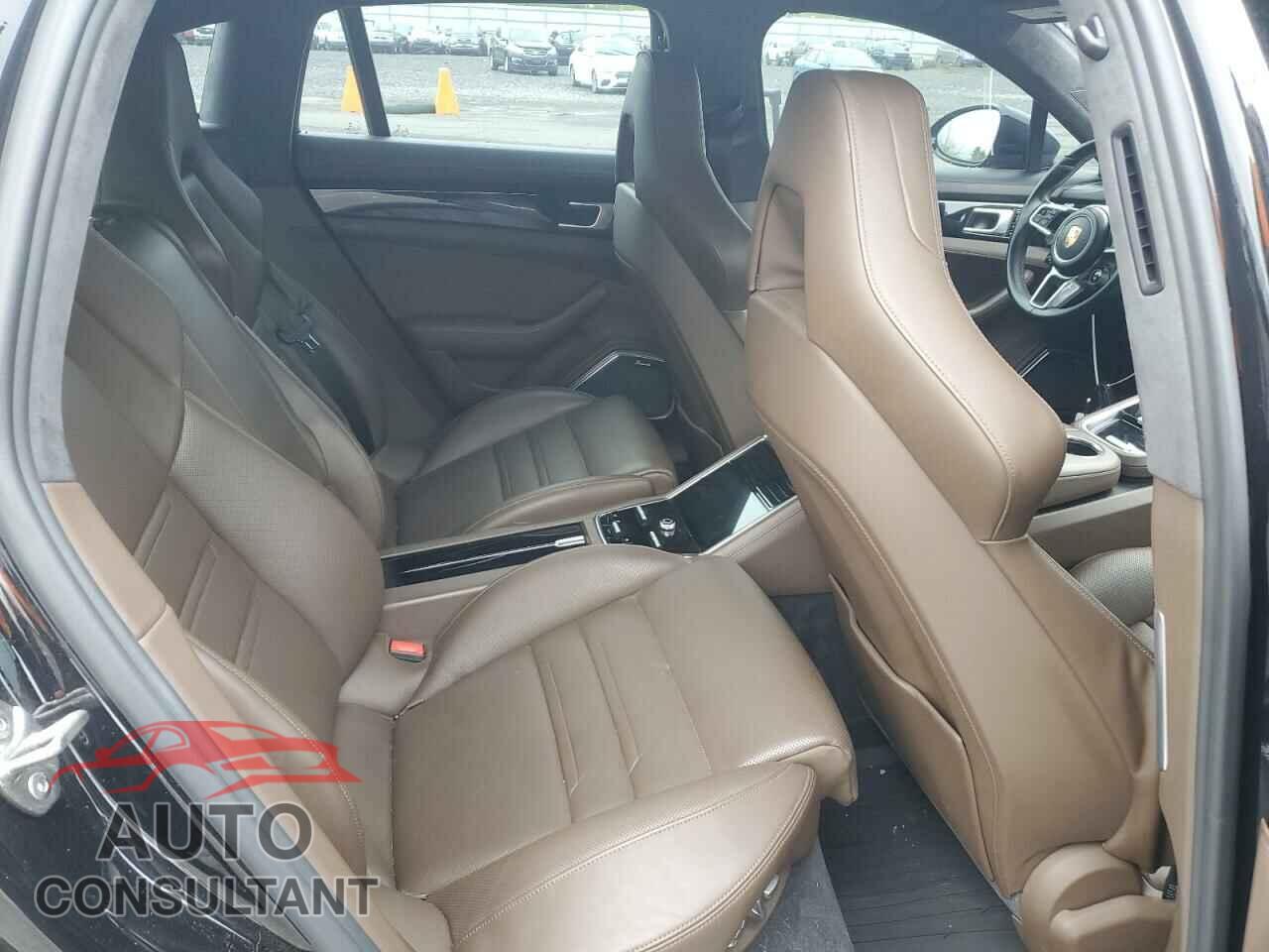 PORSCHE PANAMERA 2018 - WP0CF2A74JL195989