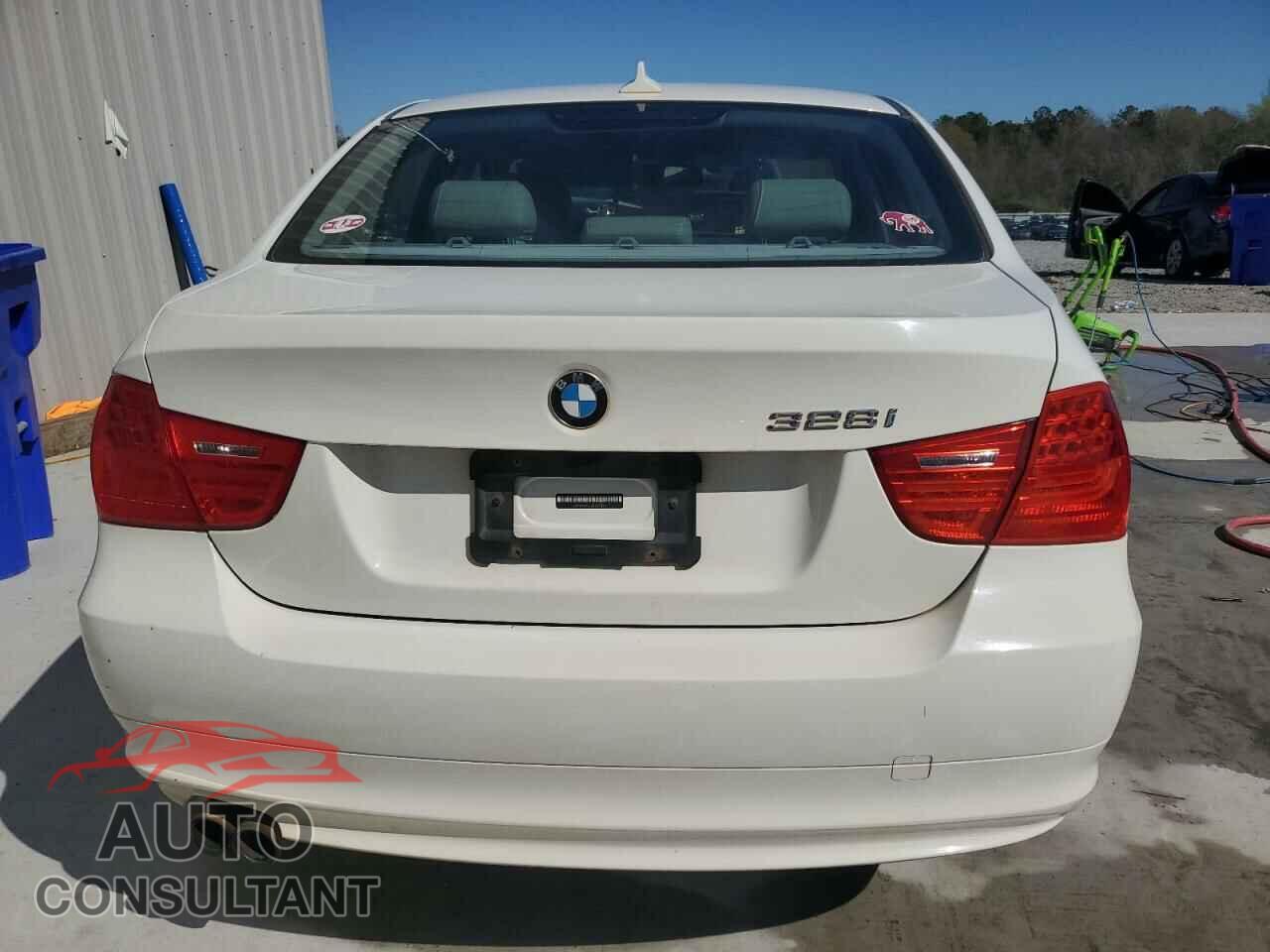 BMW 3 SERIES 2011 - WBAPH7C52BE678291