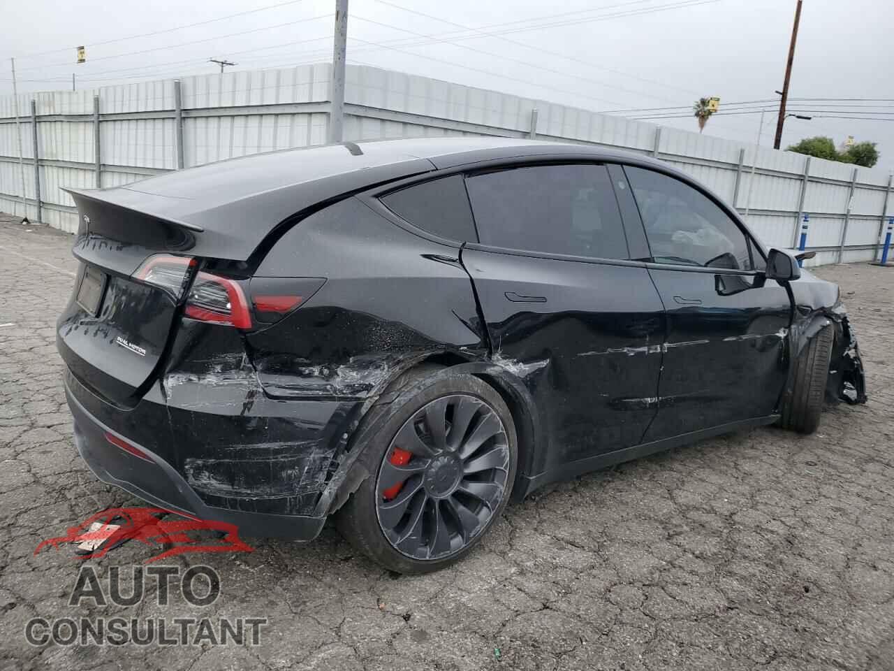 TESLA MODEL Y 2021 - 5YJYGDEF1MF293904