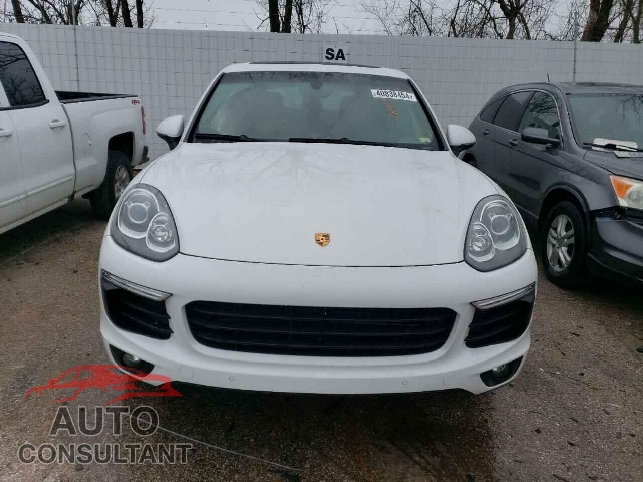PORSCHE CAYENNE 2016 - WP1AA2A27GKA13130