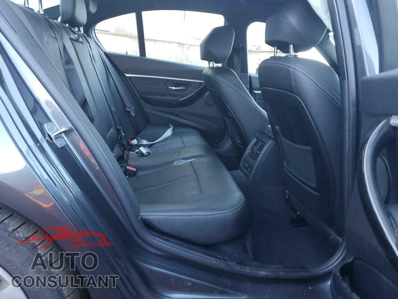 BMW 3 SERIES 2017 - WBA8D9C32HA004801