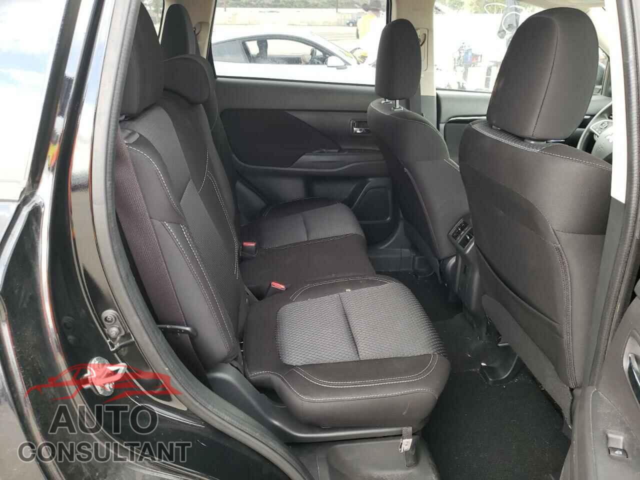 MITSUBISHI OUTLANDER 2020 - JA4AD2A38LZ040060