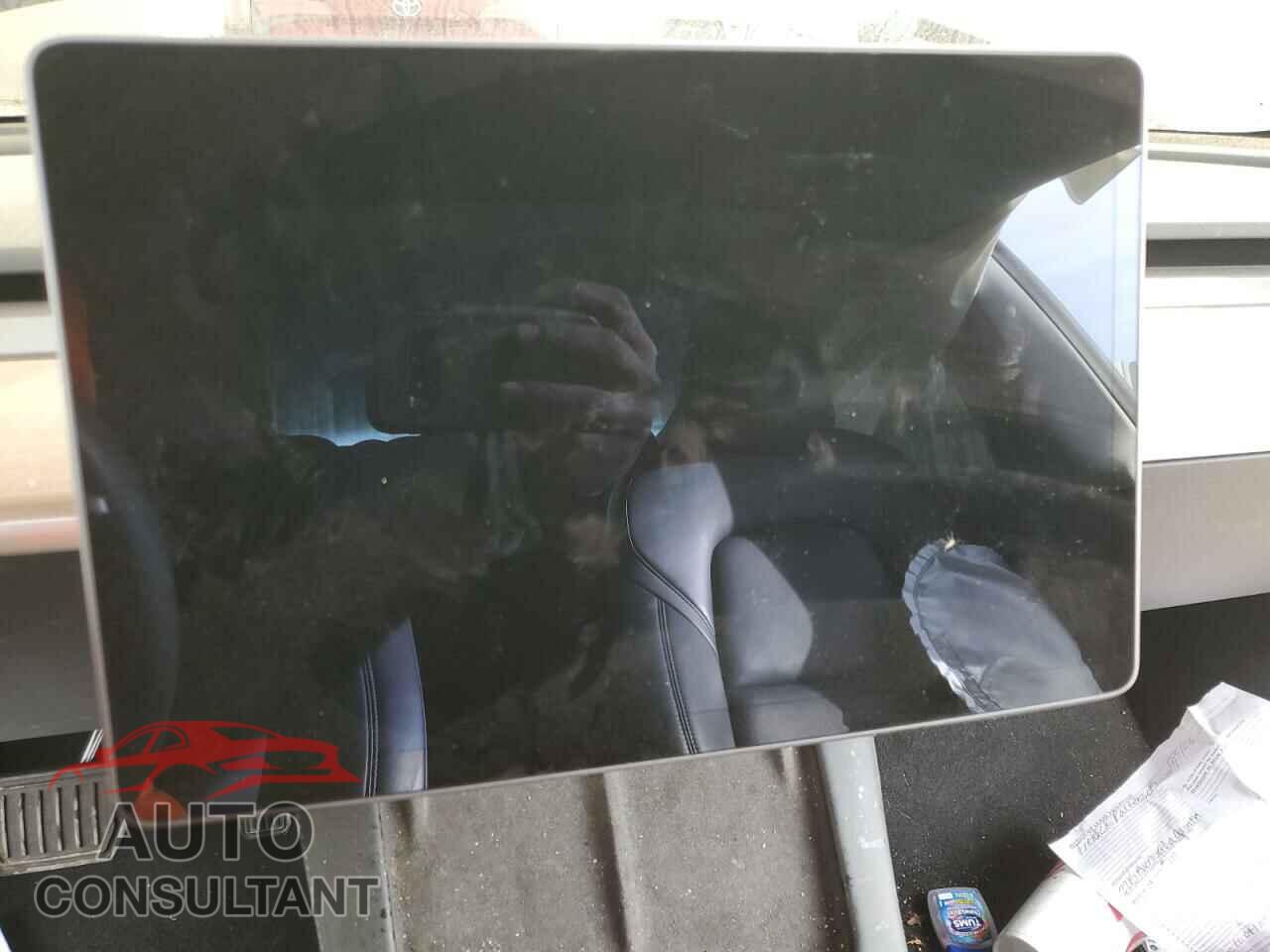 TESLA MODEL 3 2021 - 5YJ3E1EA6MF089697