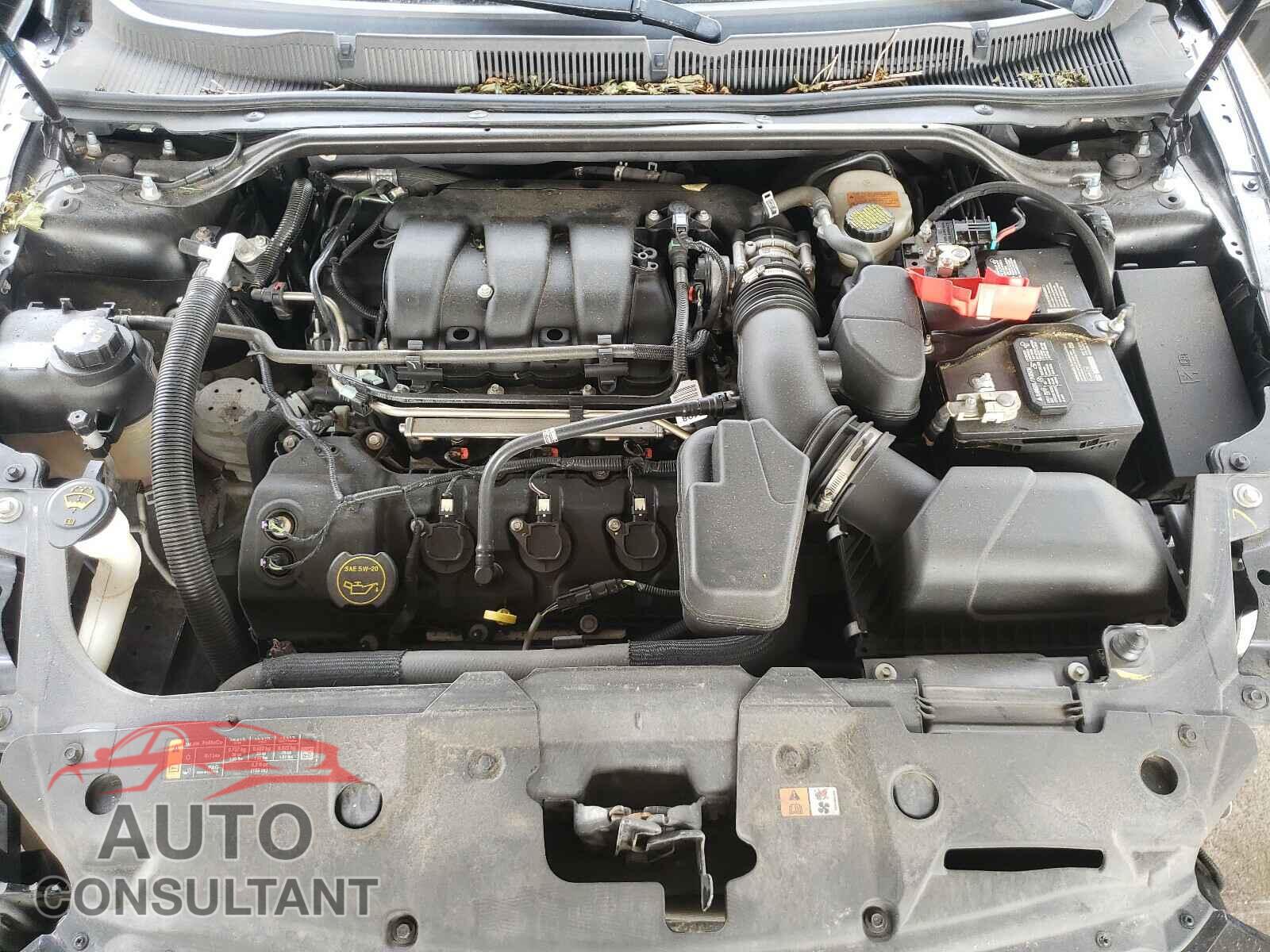 FORD TAURUS 2017 - 1FAHP2E87HG109802