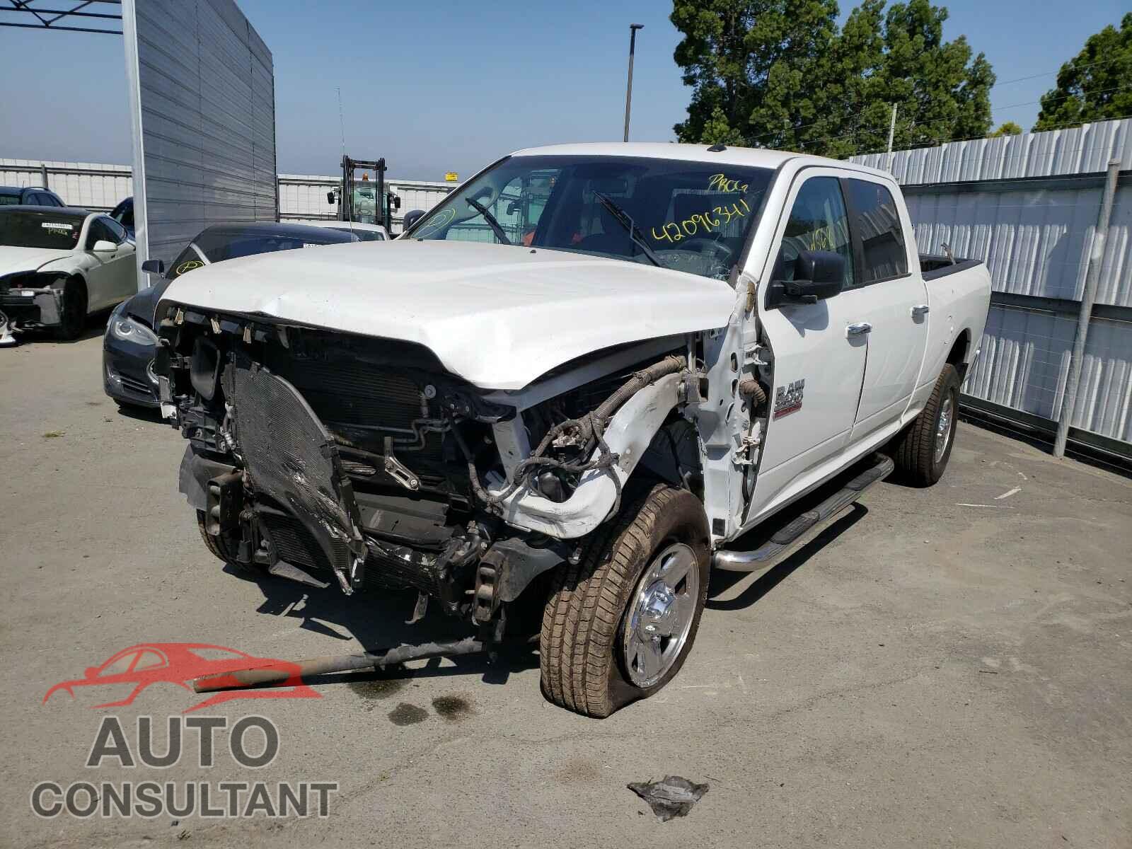 DODGE RAM 2500 2017 - 3C6UR5DL0HG725265