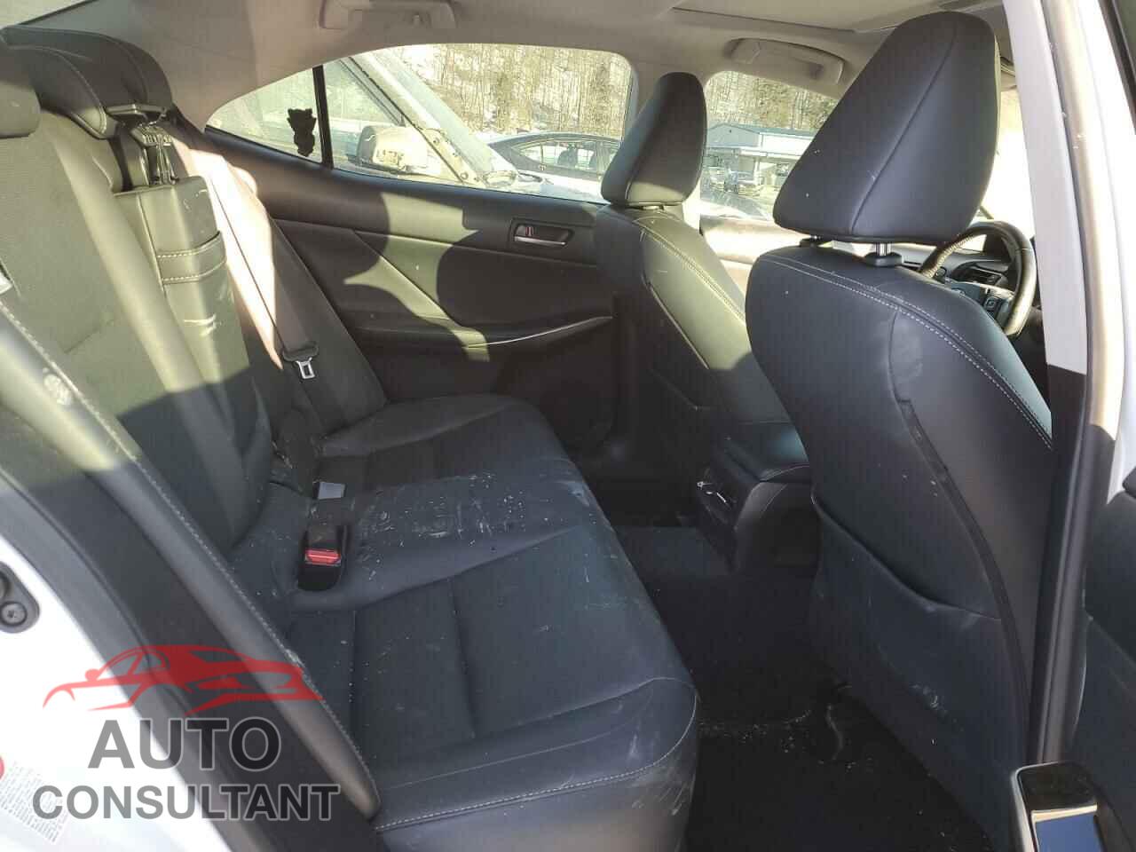 LEXUS IS 2018 - JTHC81D25J5030234