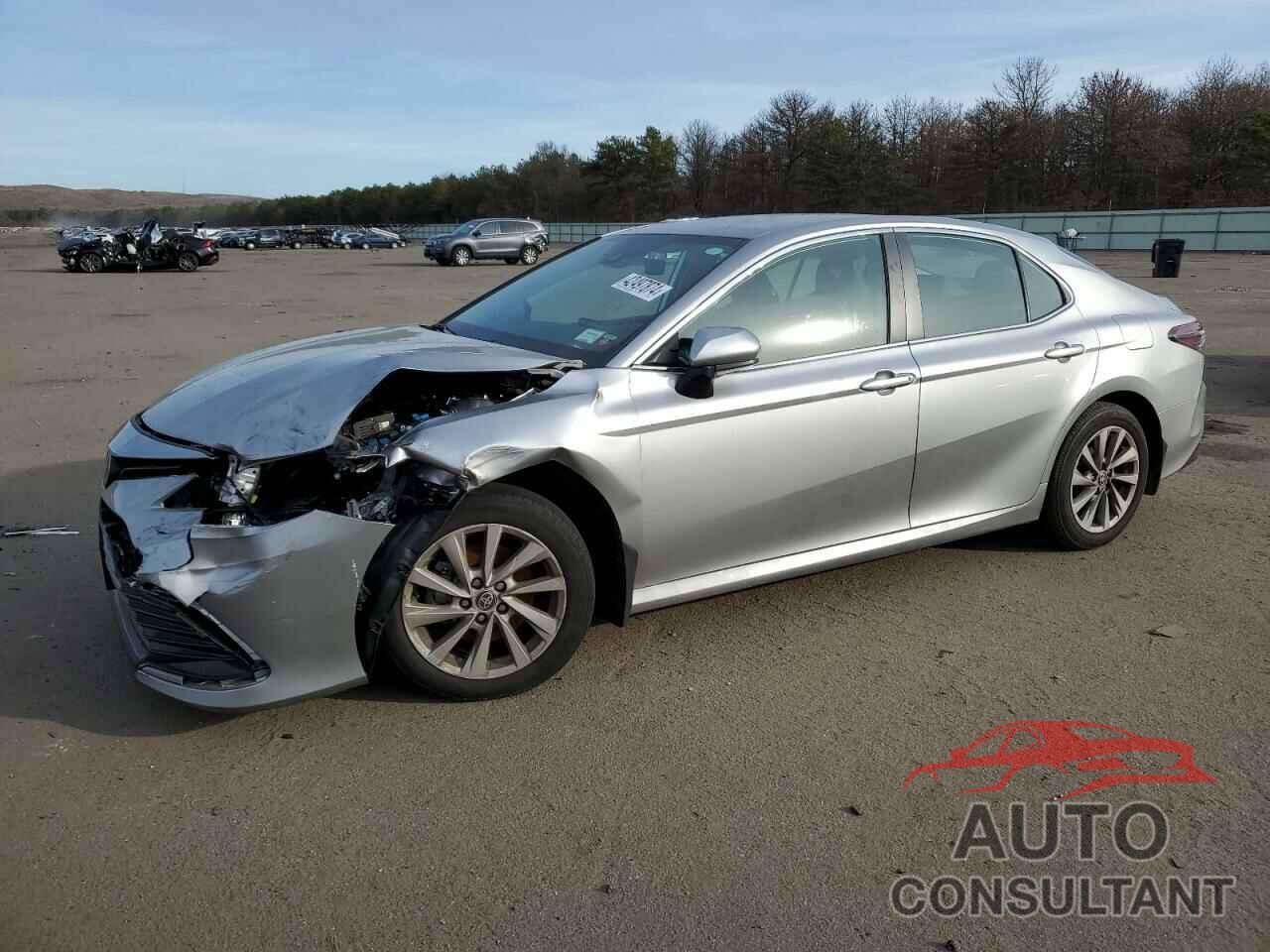 TOYOTA CAMRY 2022 - 4T1C11AKXNU653060