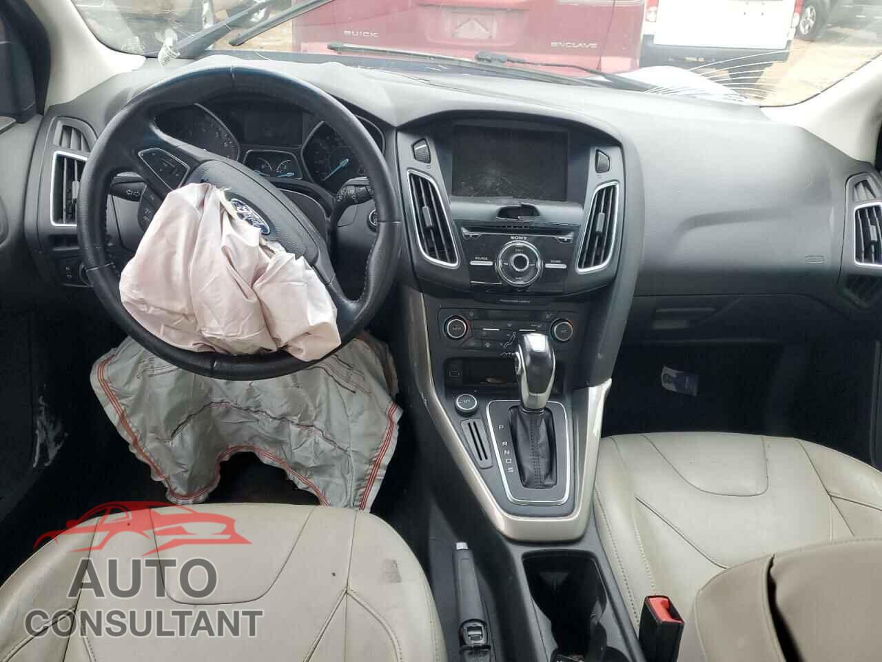 FORD FOCUS 2015 - 1FADP3N27FL379956