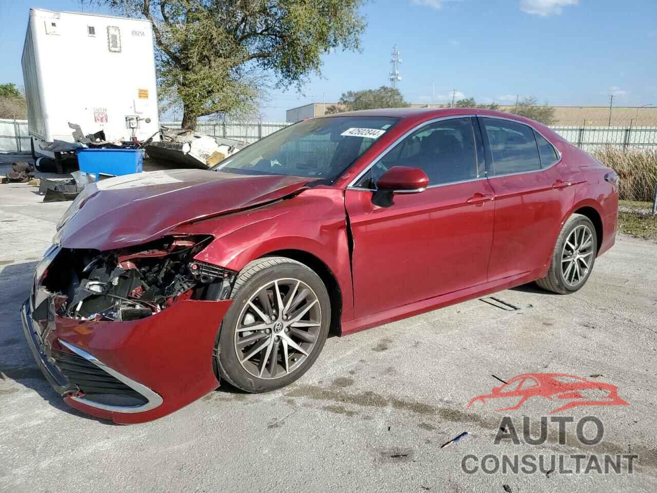 TOYOTA CAMRY 2022 - 4T1F11AK1NU617609
