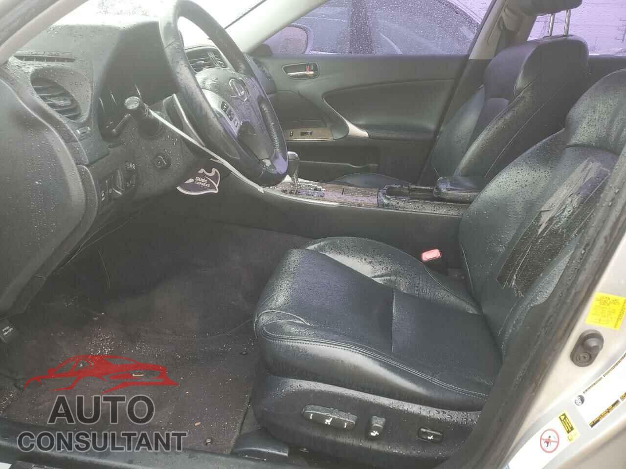LEXUS IS 2011 - JTHCE5C22B5001387