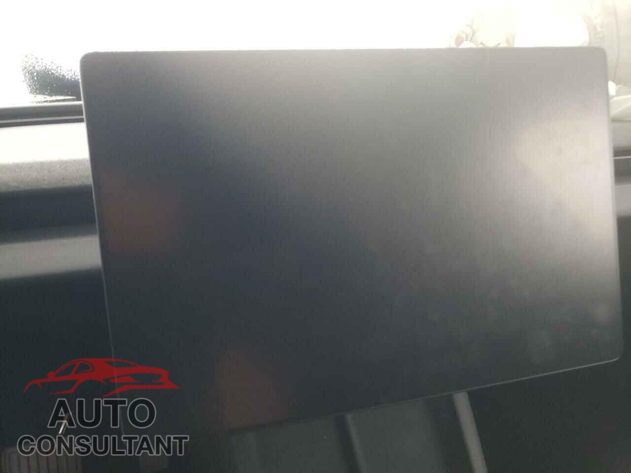 TESLA MODEL 3 2024 - 5YJ3E1EB9RF735475