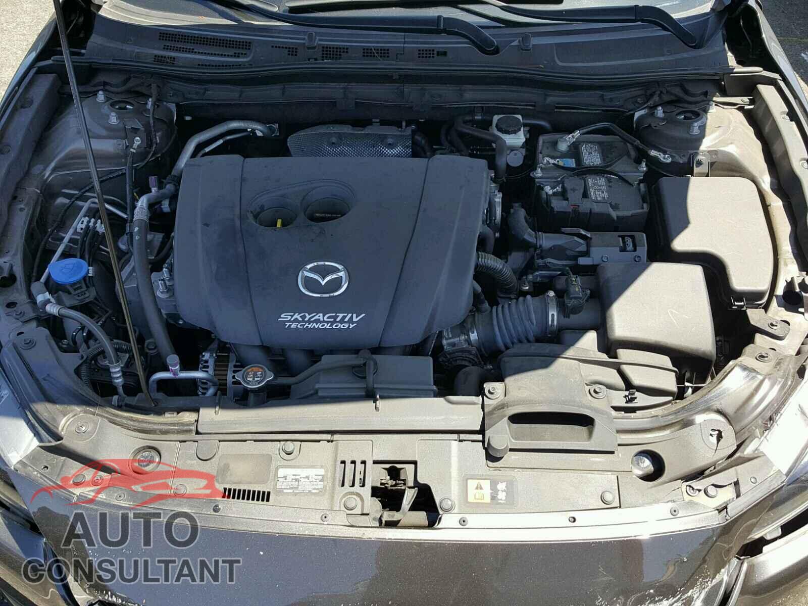 MAZDA 3 2017 - 3MZBN1U7XHM107215