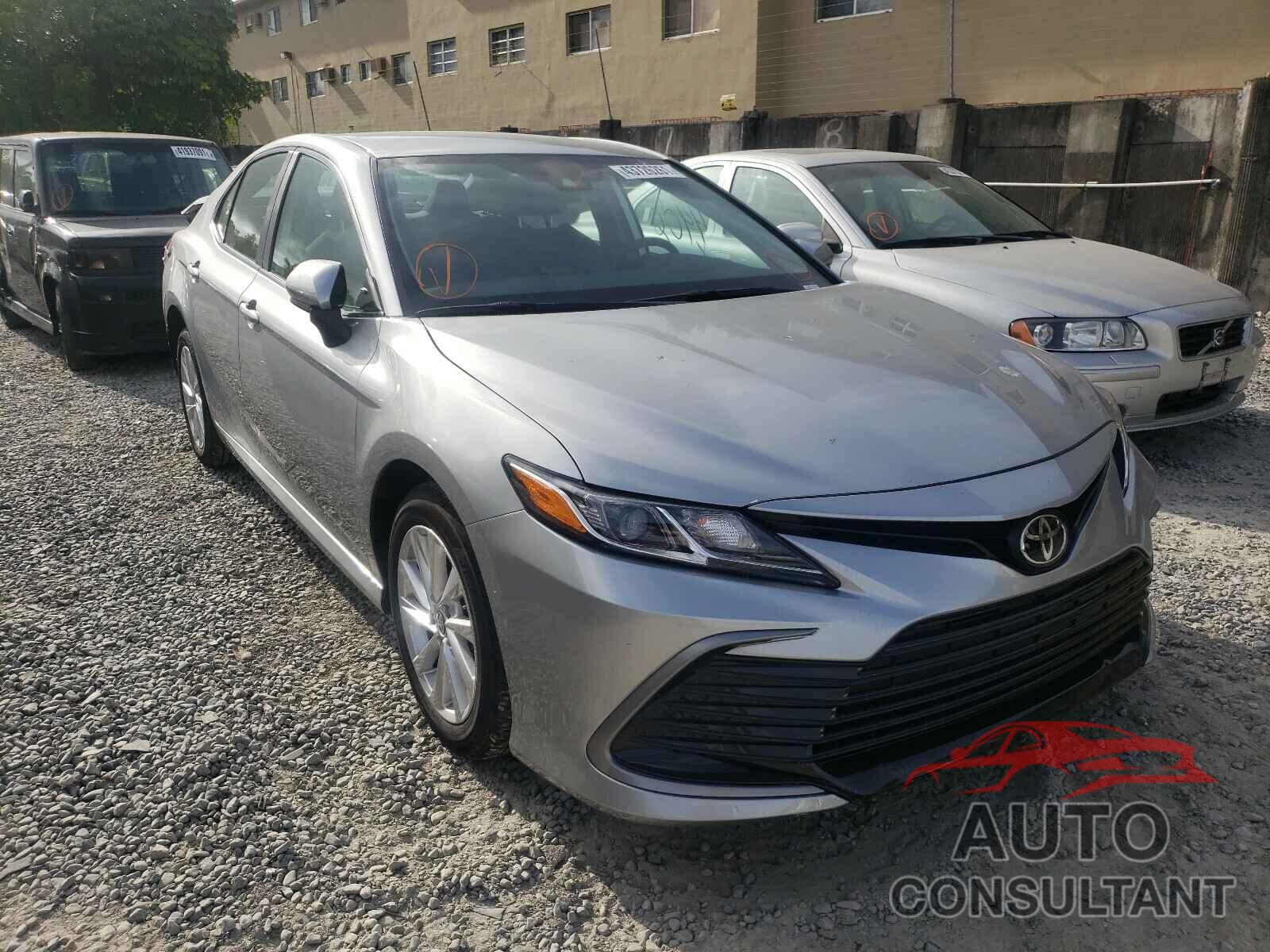 TOYOTA CAMRY 2021 - 4T1C11AKXMU559811