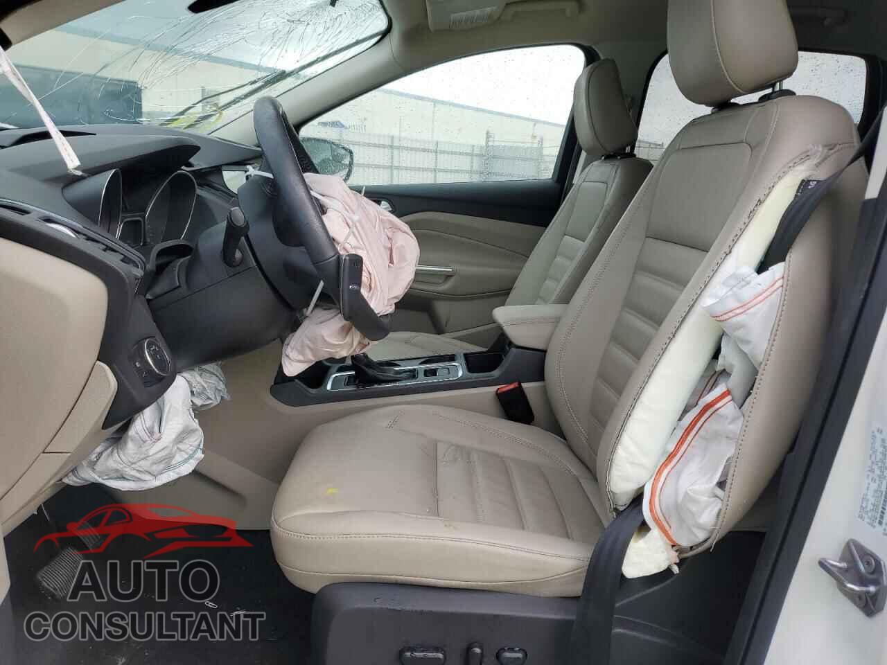 FORD ESCAPE 2019 - 1FMCU9J97KUC28068