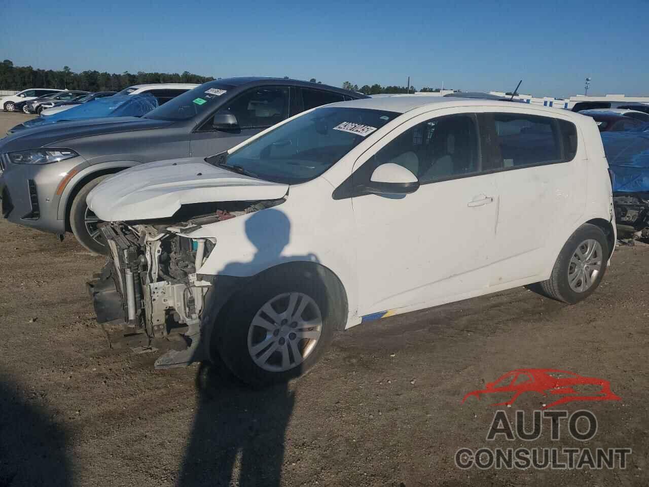 CHEVROLET SONIC 2017 - 1G1JG6SH1H4152291