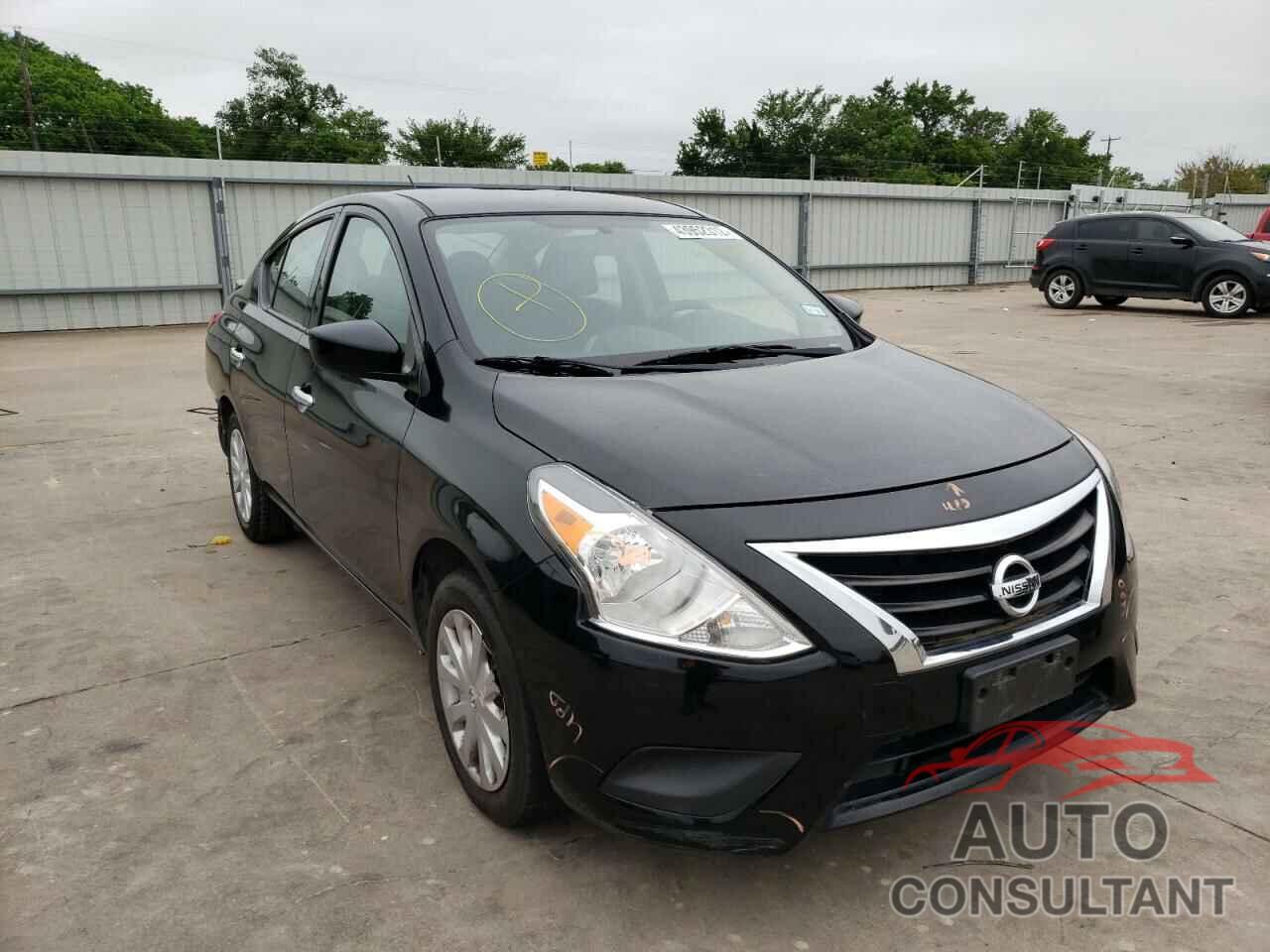 NISSAN VERSA 2018 - 3N1CN7AP0JL806141