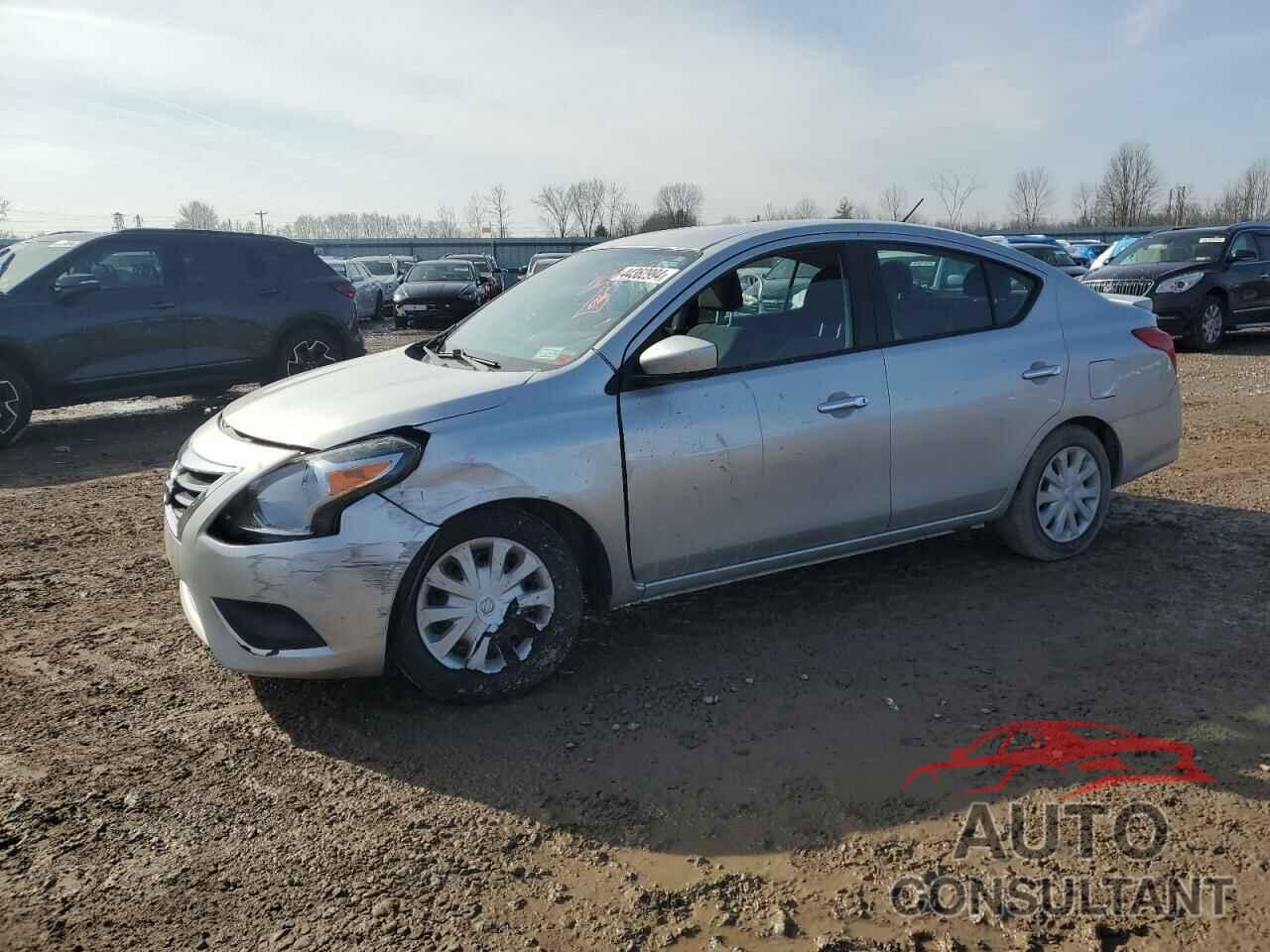 NISSAN VERSA 2018 - 3N1CN7AP0JL813591