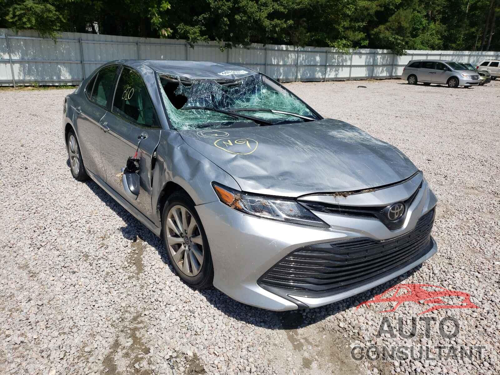 TOYOTA CAMRY 2018 - 4T1B11HK1JU656053