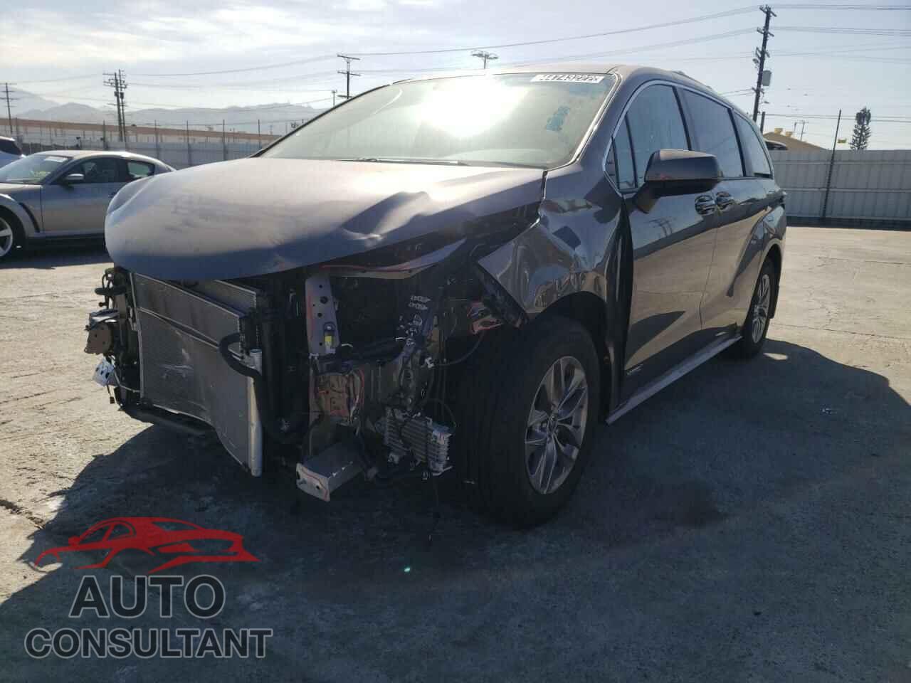 TOYOTA SIENNA 2021 - 5TDKSKFC2MS033231