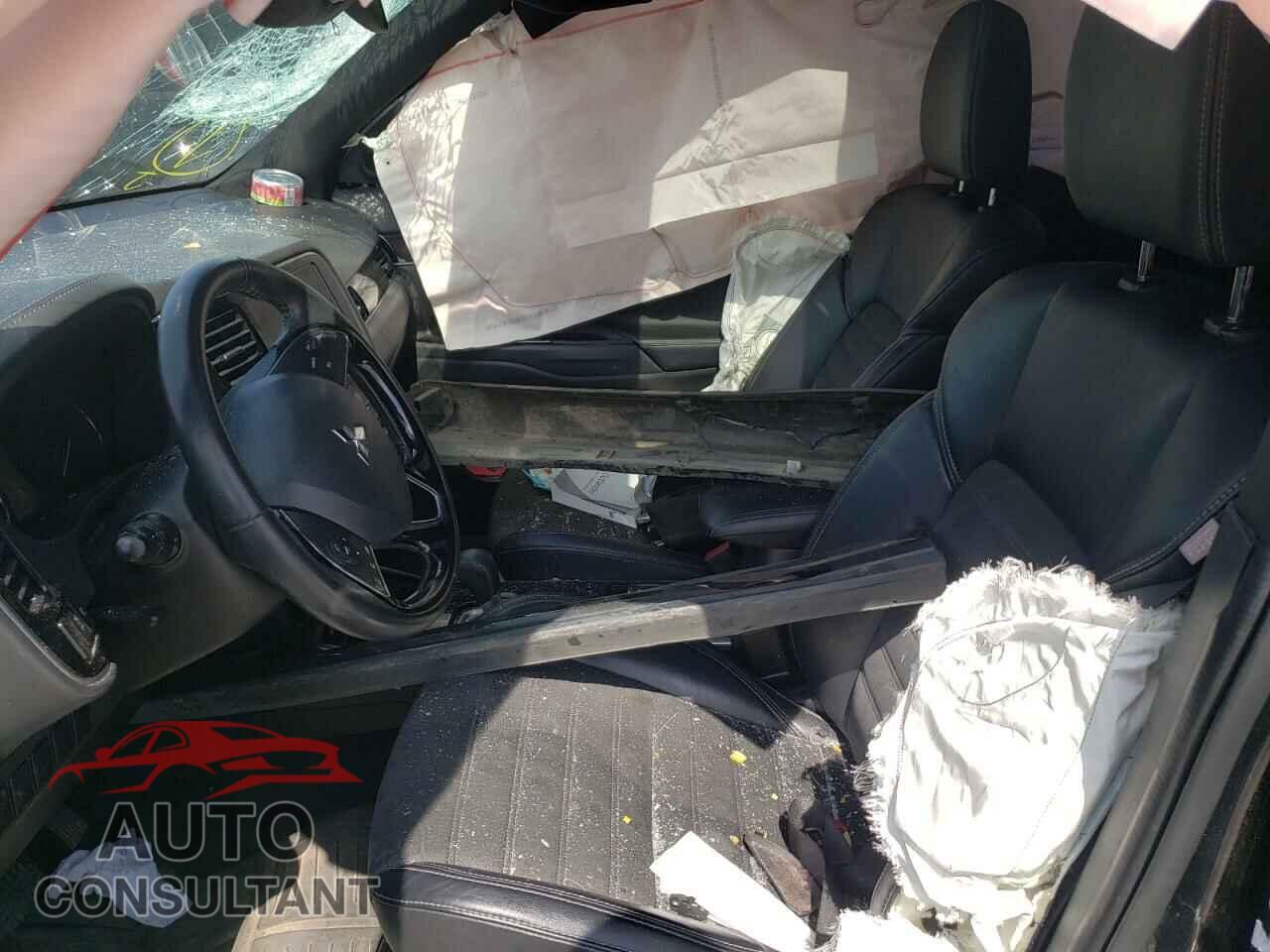 MITSUBISHI OUTLANDER 2019 - JA4AD3A30KZ041126