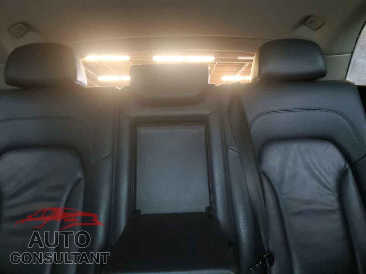 AUDI Q5 2012 - WA1LFAFP9CA102475