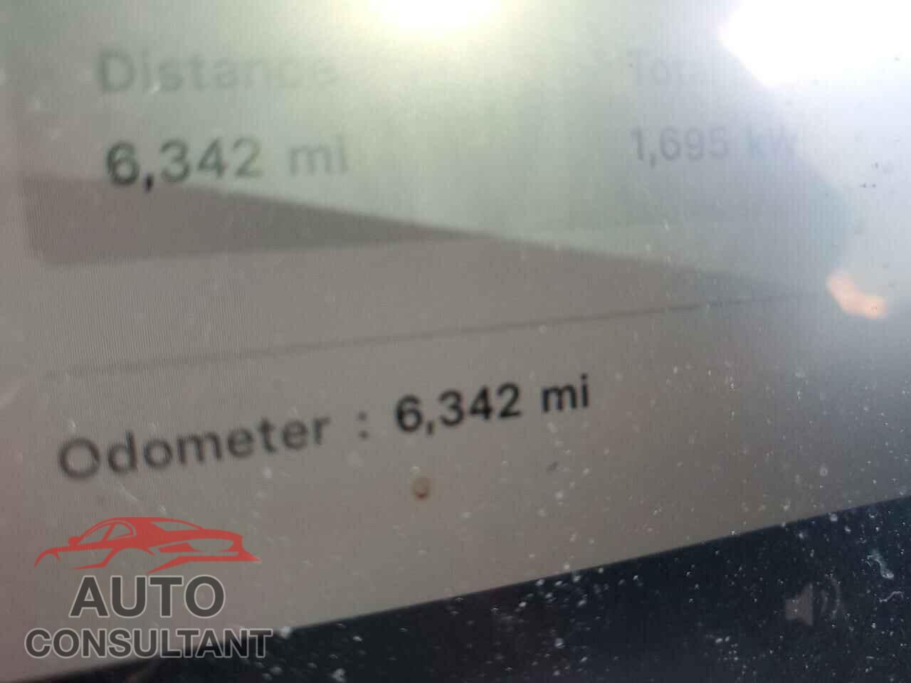 TESLA MODEL Y 2024 - 7SAYGDEEXRF014130