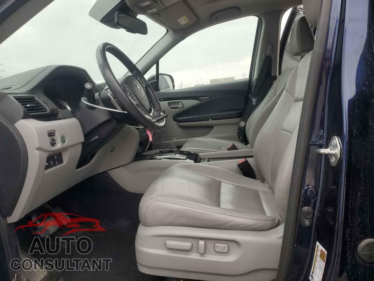 HONDA PILOT 2017 - 5FNYF6H90HB102452