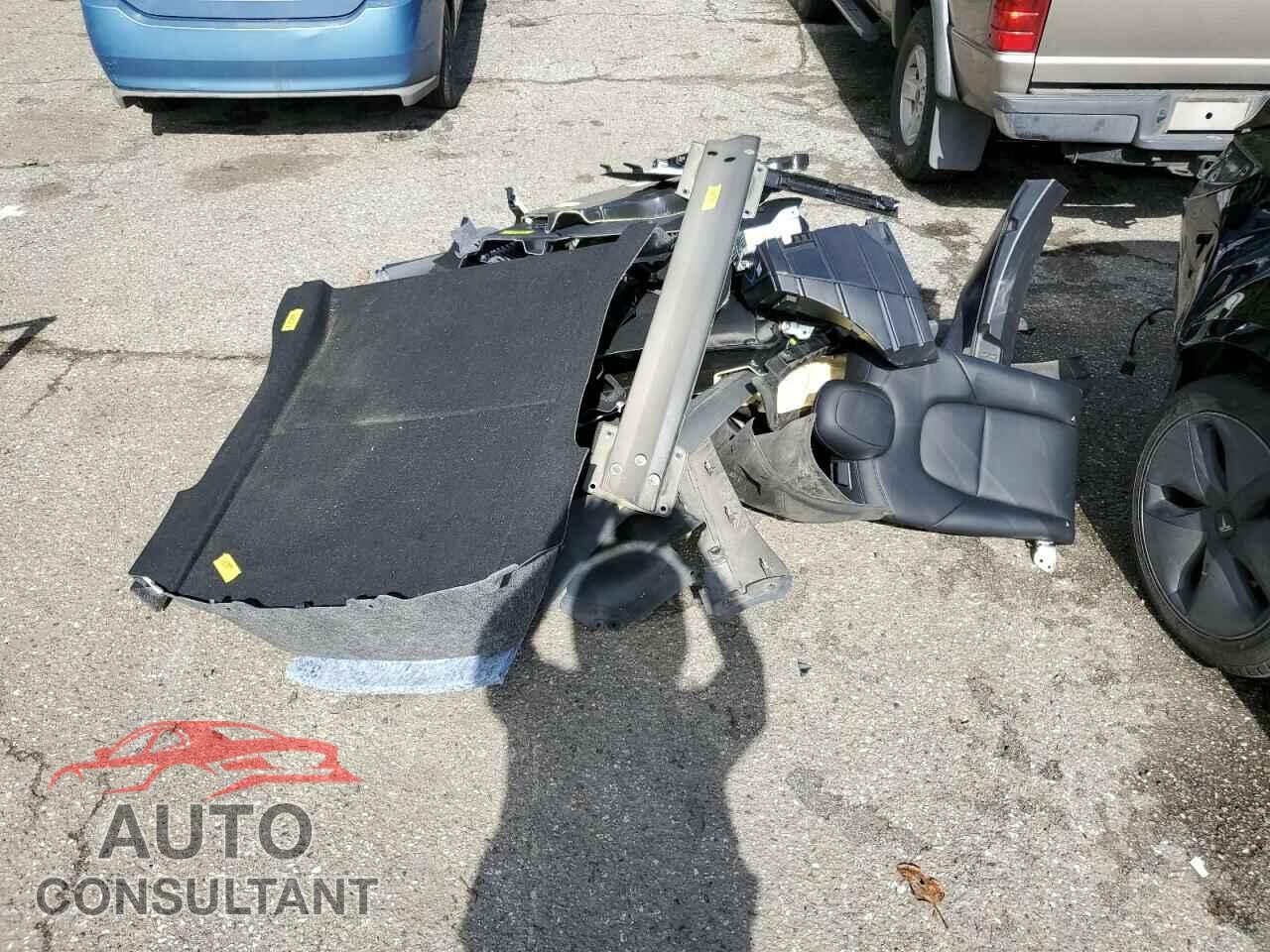 TESLA MODEL 3 2018 - 5YJ3E1EB9JF103547