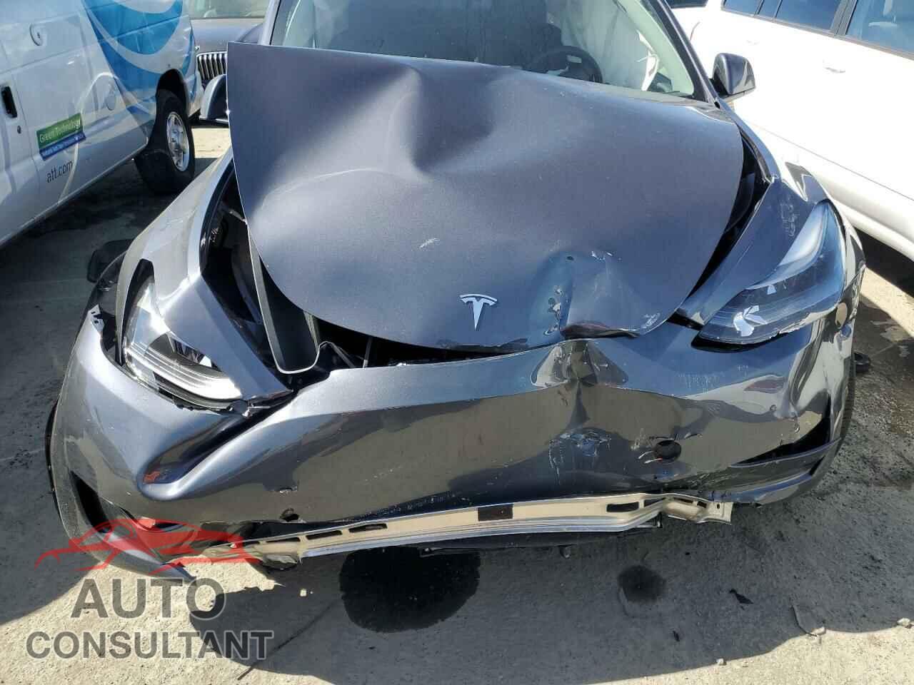 TESLA MODEL Y 2023 - 7SAYGDEE3PF844395