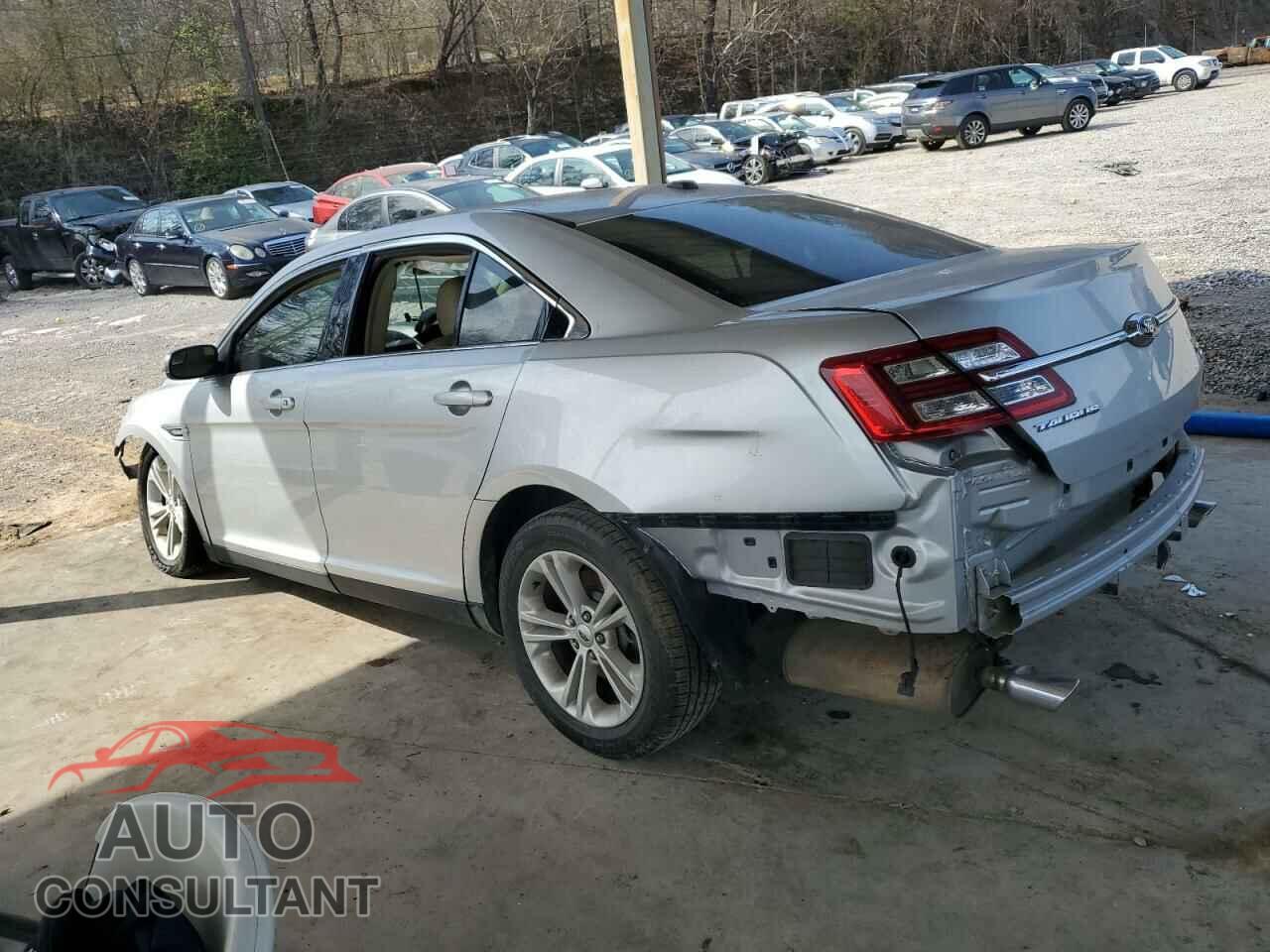 FORD TAURUS 2018 - 1FAHP2H81JG102426
