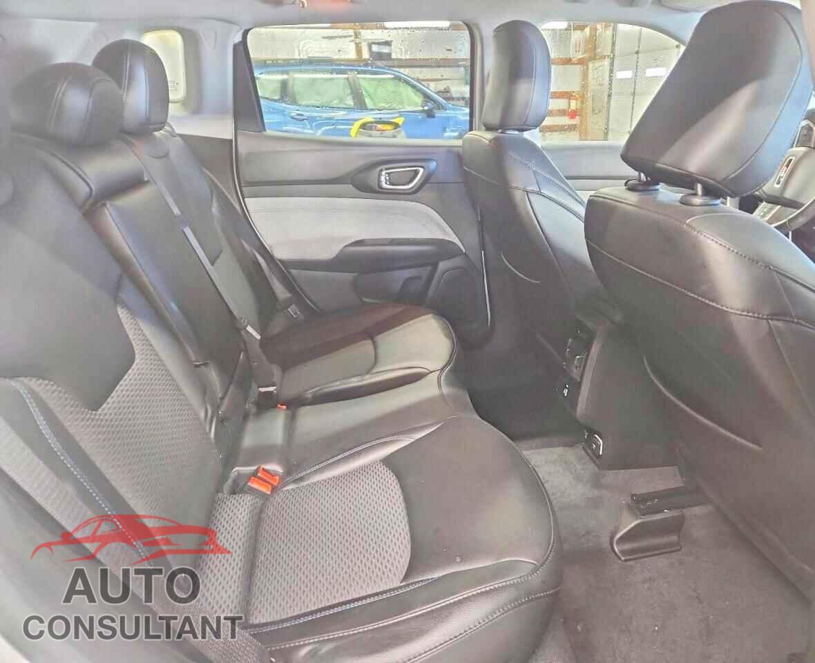 JEEP COMPASS 2022 - 3C4NJDBB2NT210361