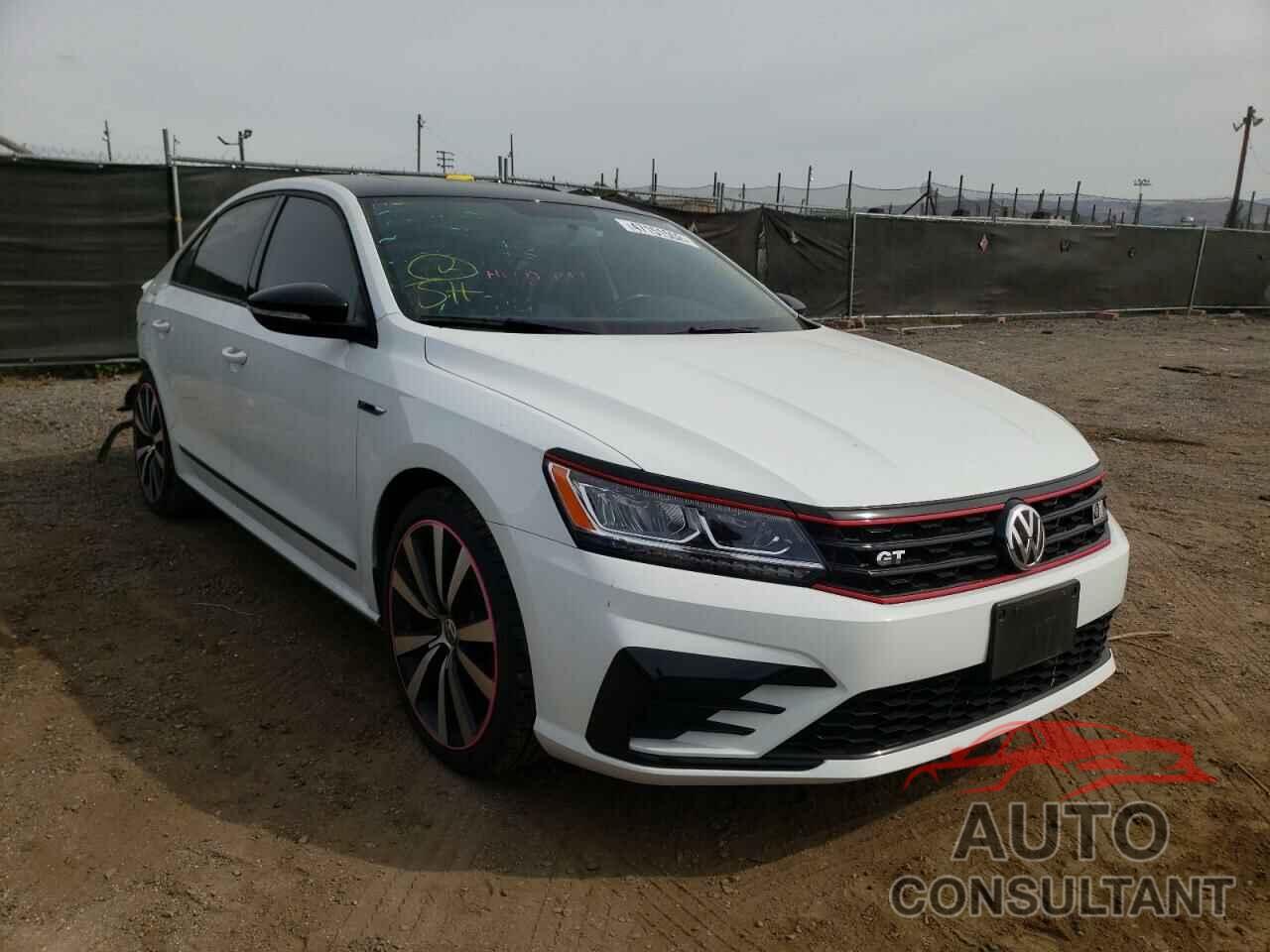 VOLKSWAGEN PASSAT 2018 - 1VWJM7A3XJC034681
