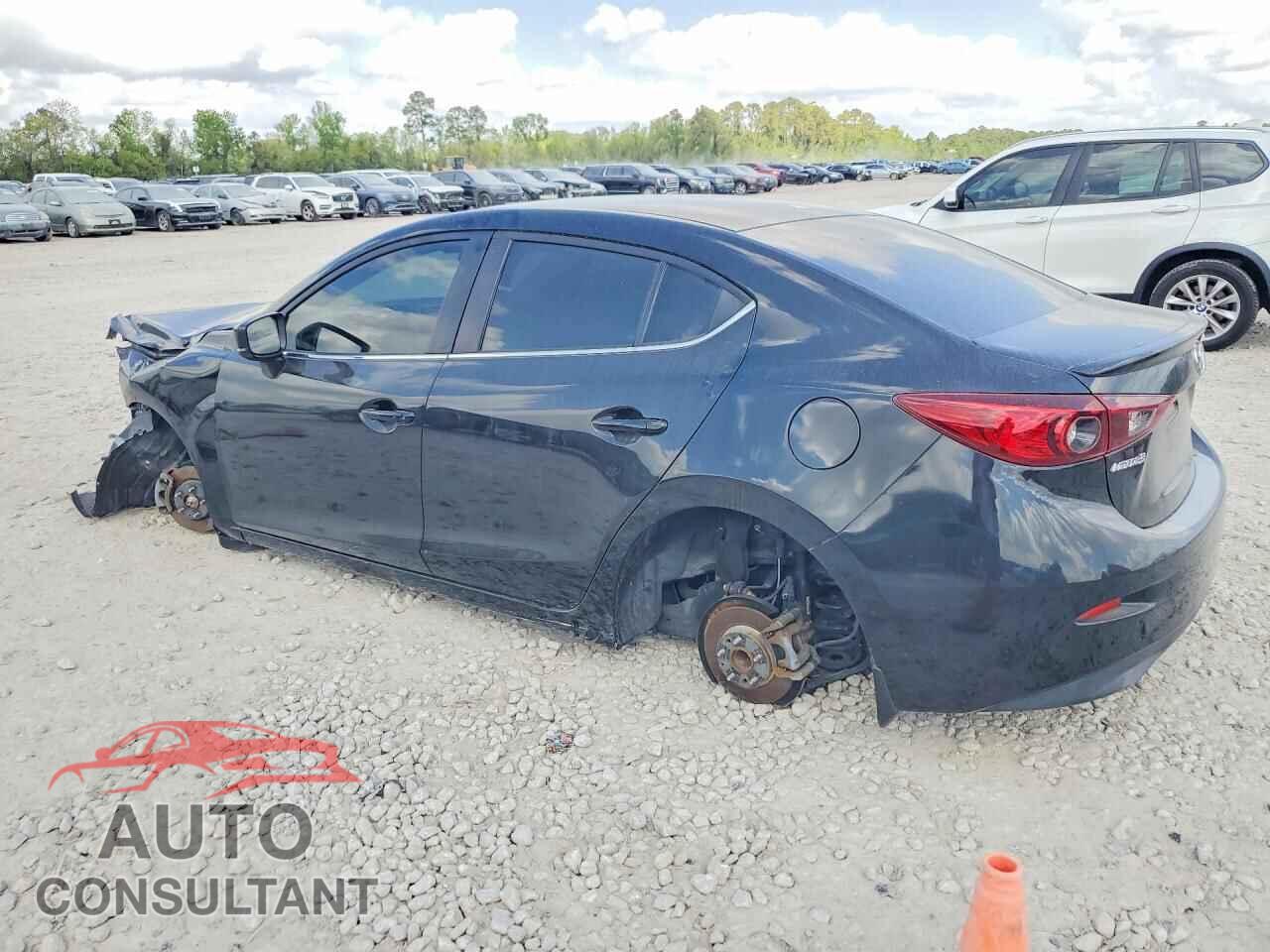 MAZDA 3 2018 - 3MZBN1V33JM251691