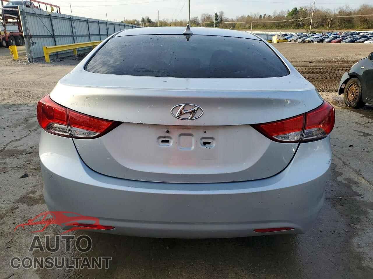 HYUNDAI ELANTRA 2011 - 5NPDH4AE7BH035376