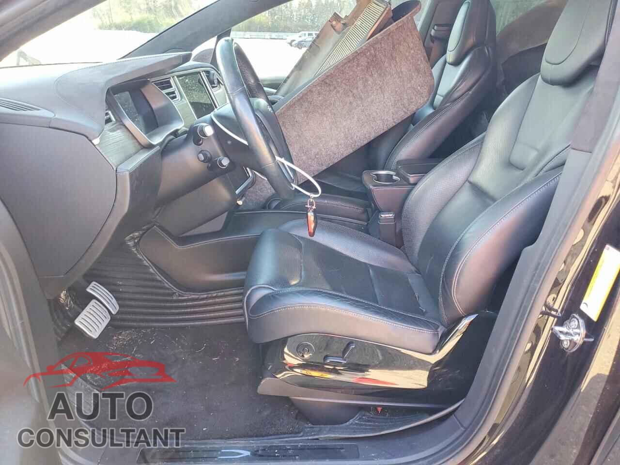 TESLA MODEL X 2016 - 5YJXCAE49GF007239