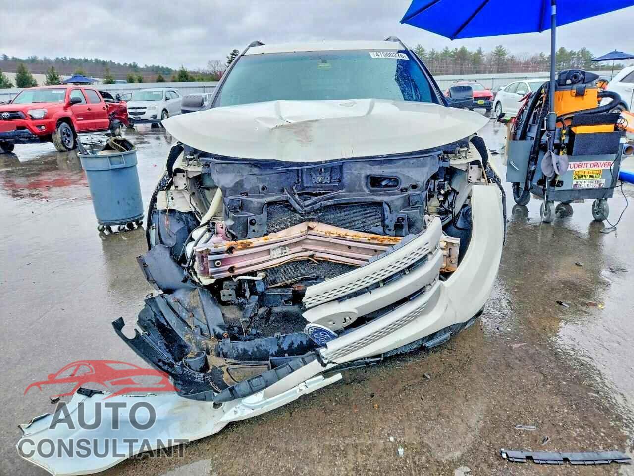 FORD EXPLORER 2011 - 1FMHK8B88BGA22526