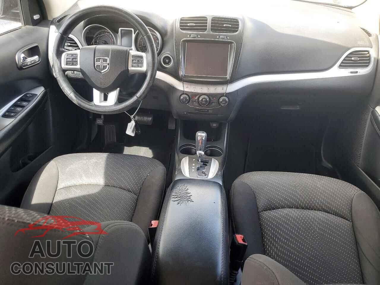 DODGE JOURNEY 2015 - 3C4PDCBB3FT531367