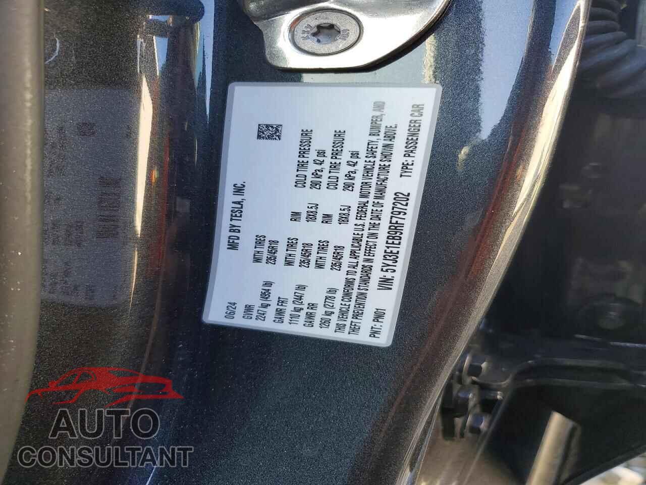 TESLA MODEL 3 2024 - 5YJ3E1EB9RF797202