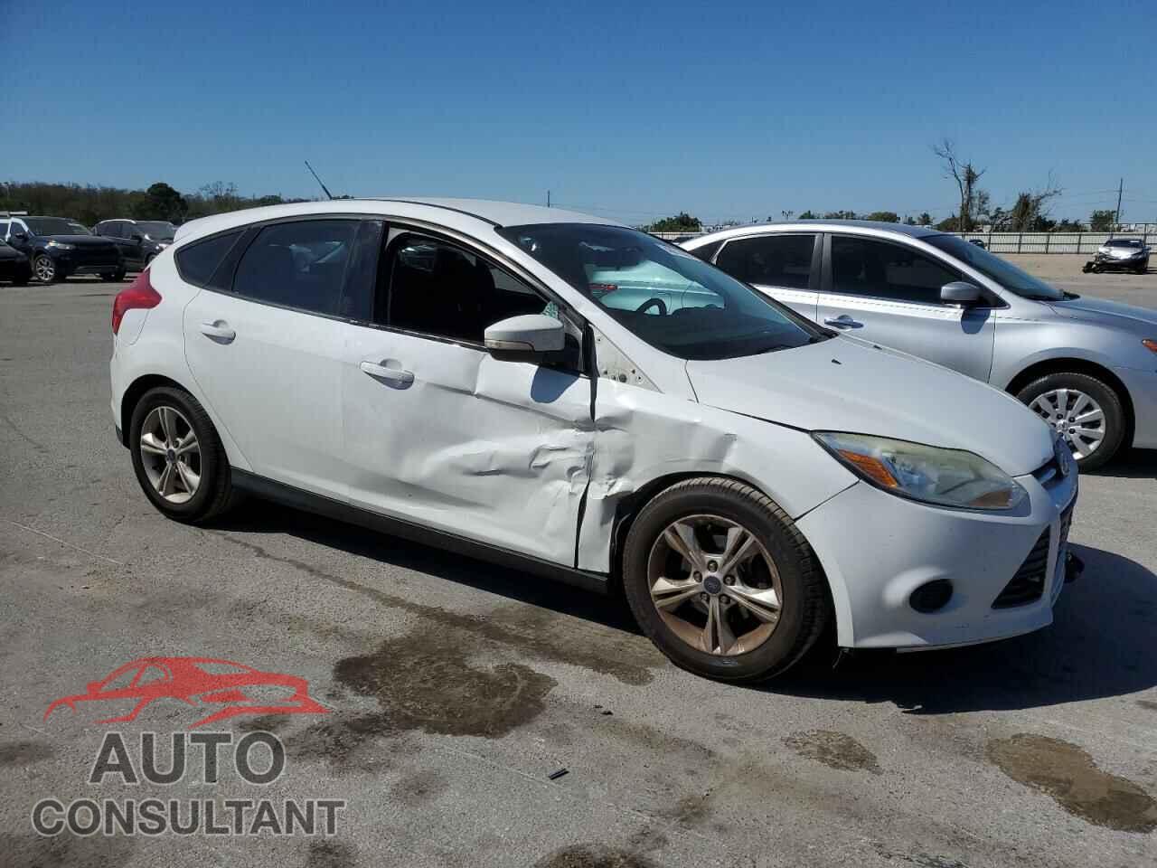 FORD FOCUS 2014 - 1FADP3K24EL447925