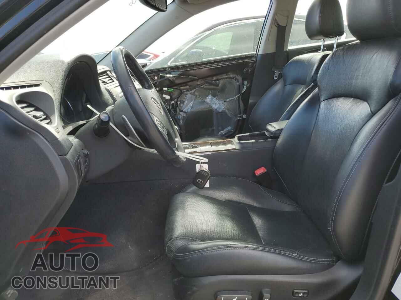 LEXUS IS 2013 - JTHCF5C23D5062845