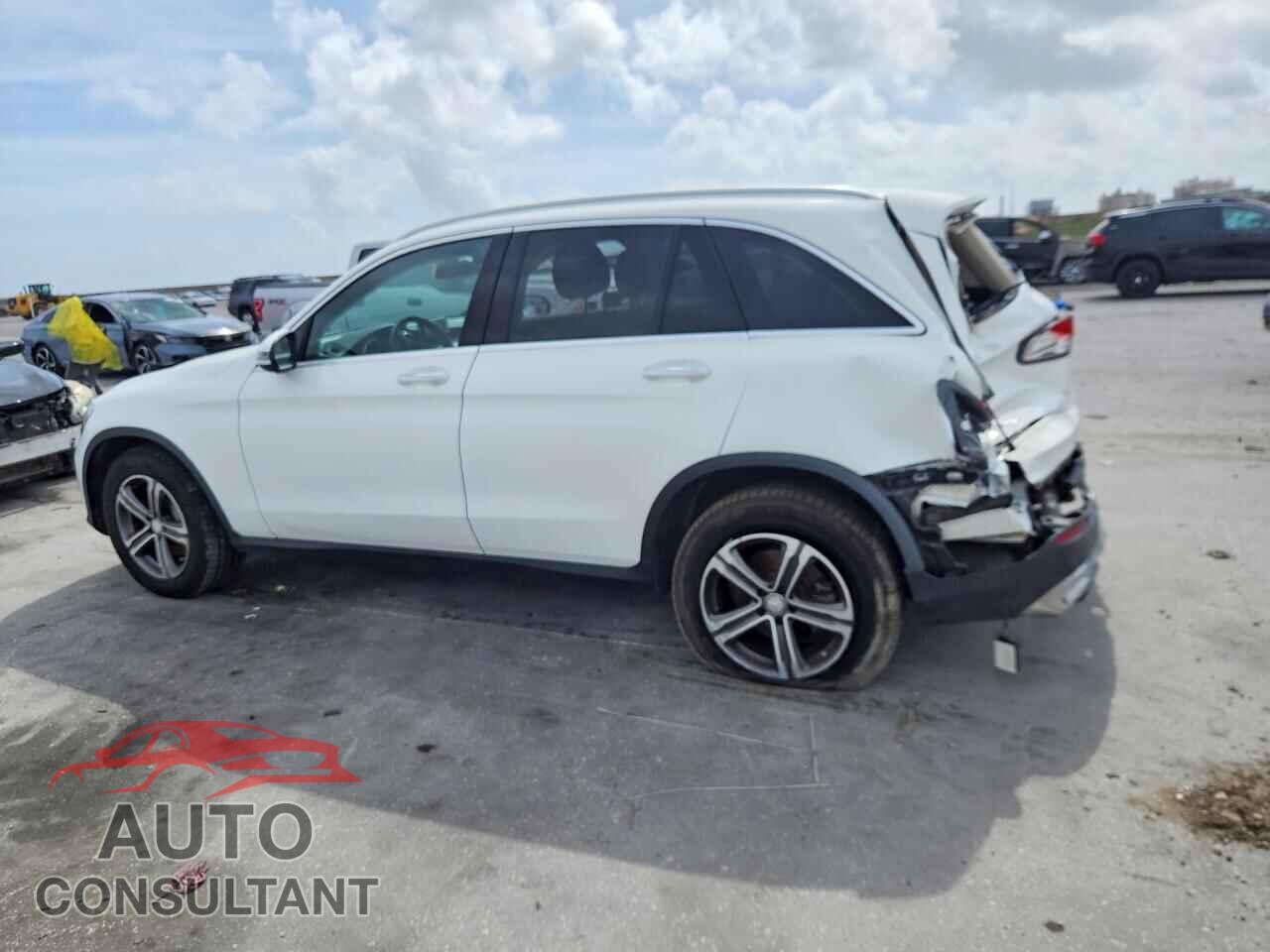 MERCEDES-BENZ GLC-CLASS 2017 - WDC0G4JB9HF128971
