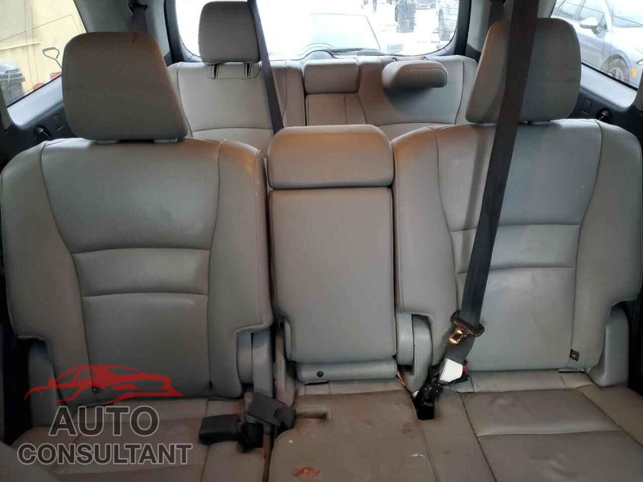 HONDA PILOT 2018 - 5FNYF5H92JB014194