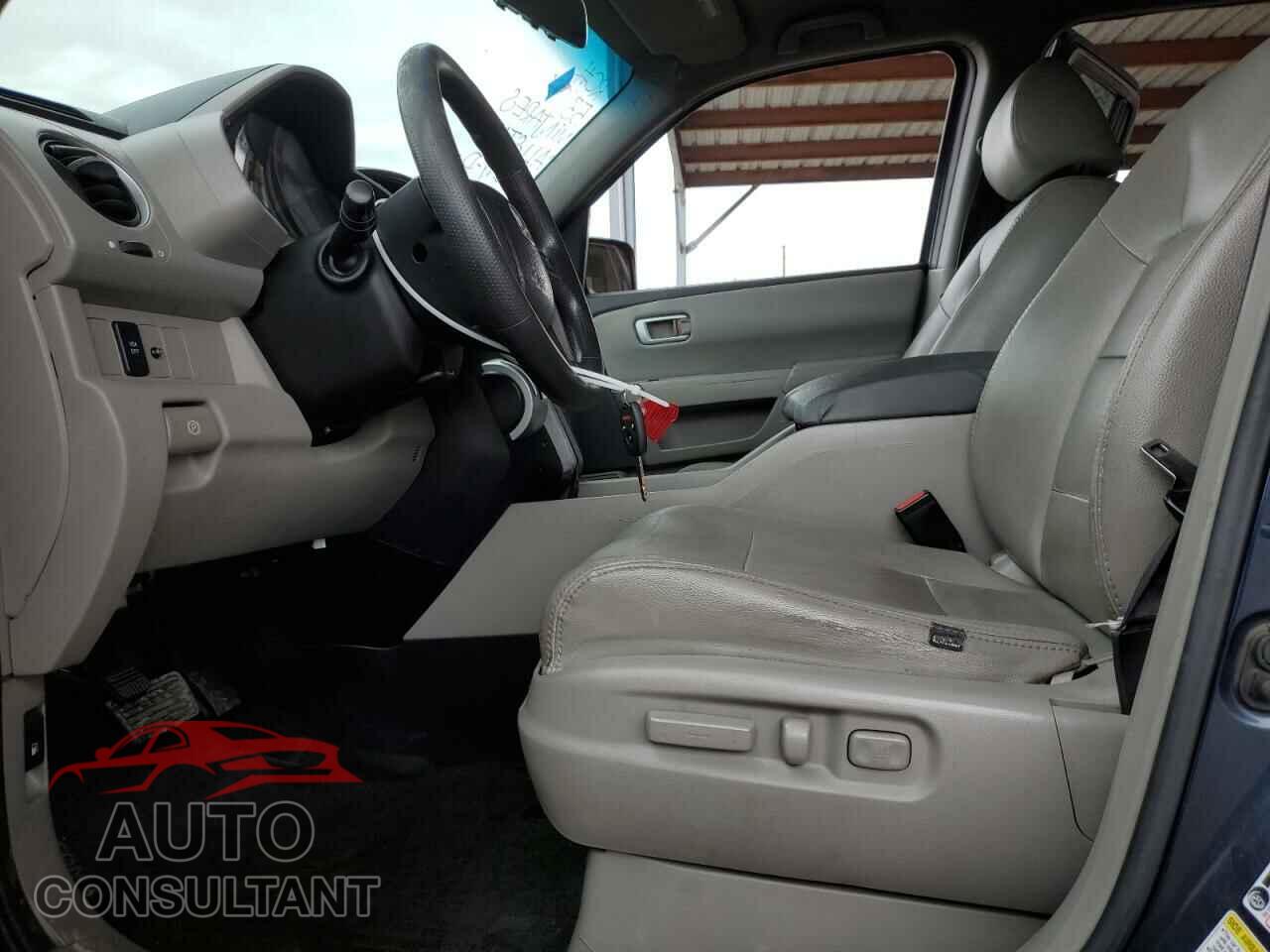 HONDA PILOT 2011 - 5FNYF4H45BB011919
